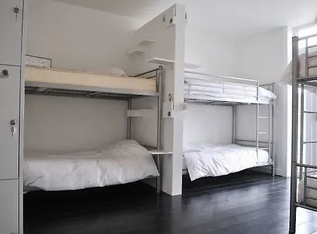 47 Auberge de jeunesse *