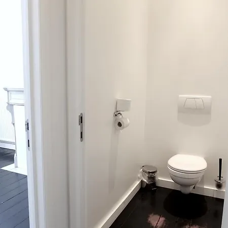 Auberge de jeunesse 47 *